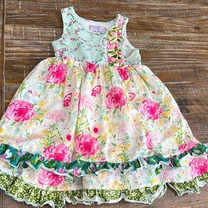 Adorable girls 6Y dress - fits more like 4T/5T by Sweet Honey. Worn twice.